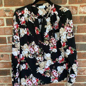 Calvin Klein, Dress Up or Casual, Flowy Fabric, Long Sleeve
EXCELLENT CONDITION